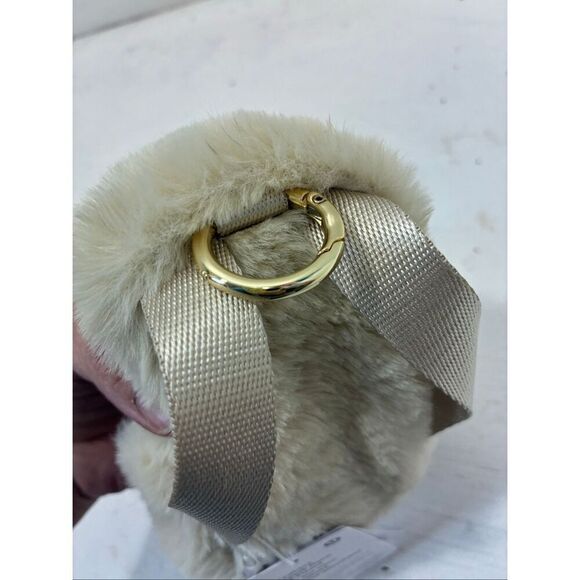 Lululemon NWT Everywhere Backpack Nano Plush Fleece in Natural Ivory/Gold One Si - Picture 3 of 8